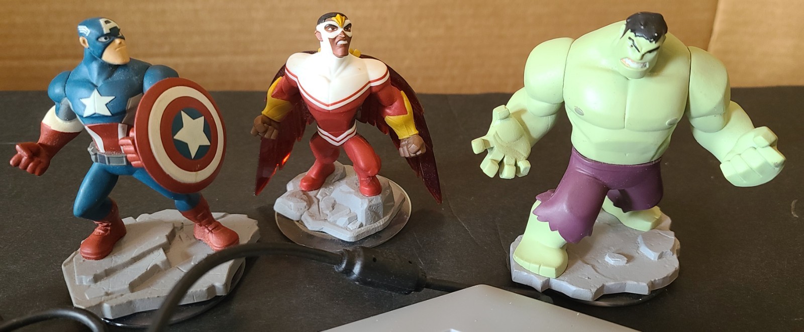Lot of Disney Infinity 2.0 Marvel Figures: Capt America, Falcon,Hulk, Stitch +++