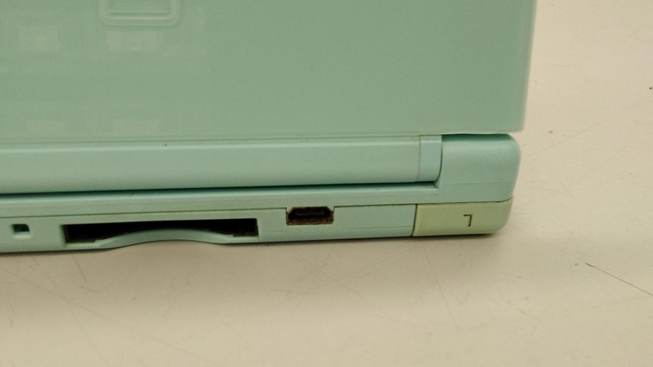 Nintendo DS Lite USG-001 Retro Gaming Console Portable Gaming System A2599