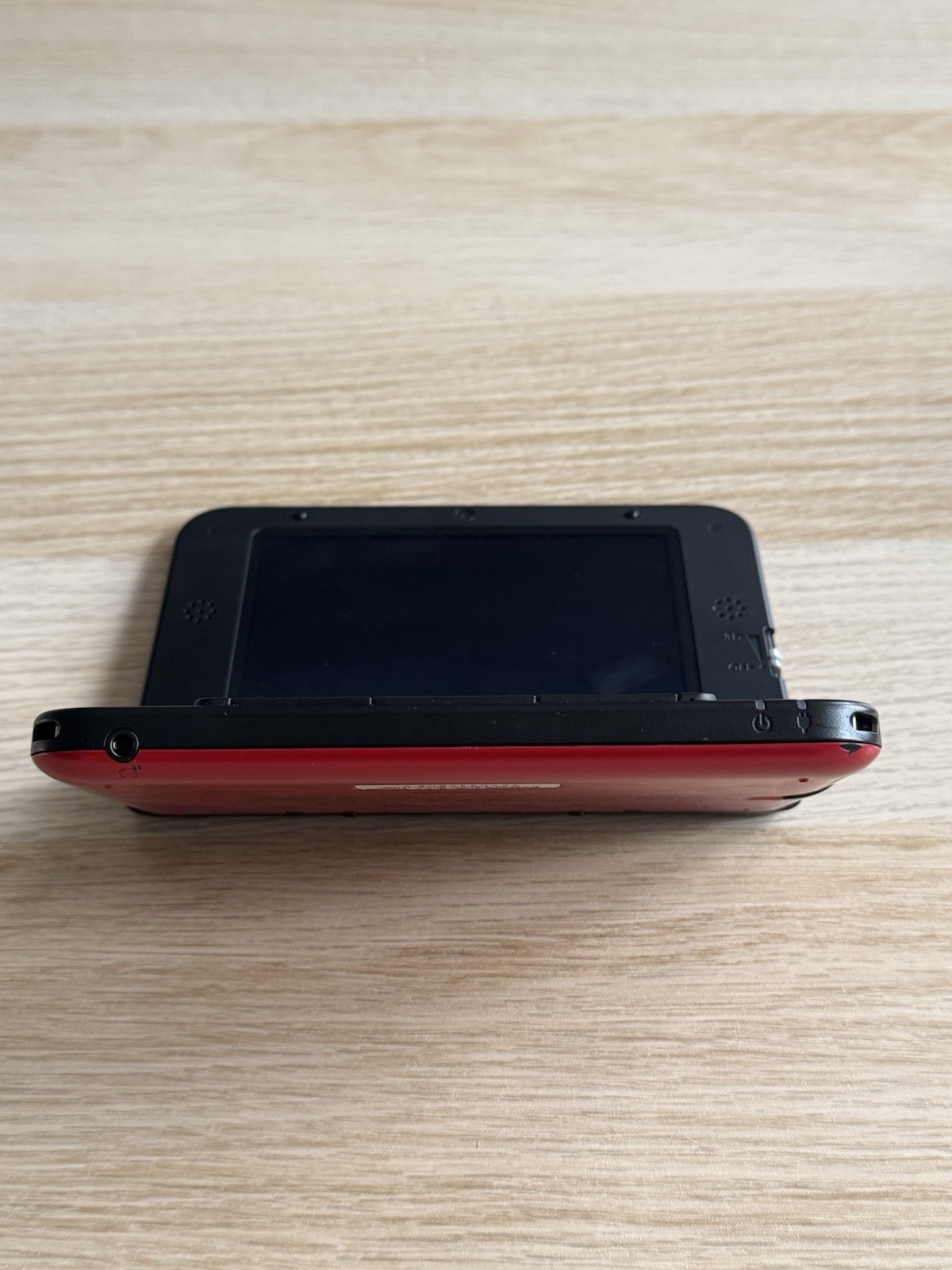 Nintendo 3DS XL Red/Black – Includes Stylus, Case + 3 Games
