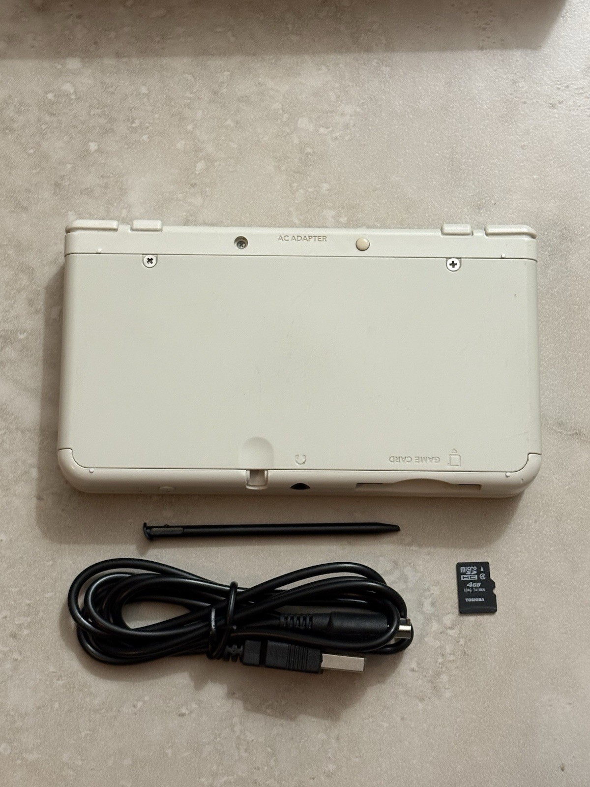 Nintendo New 3DS White Edition Handheld System Console With BOX Excellent