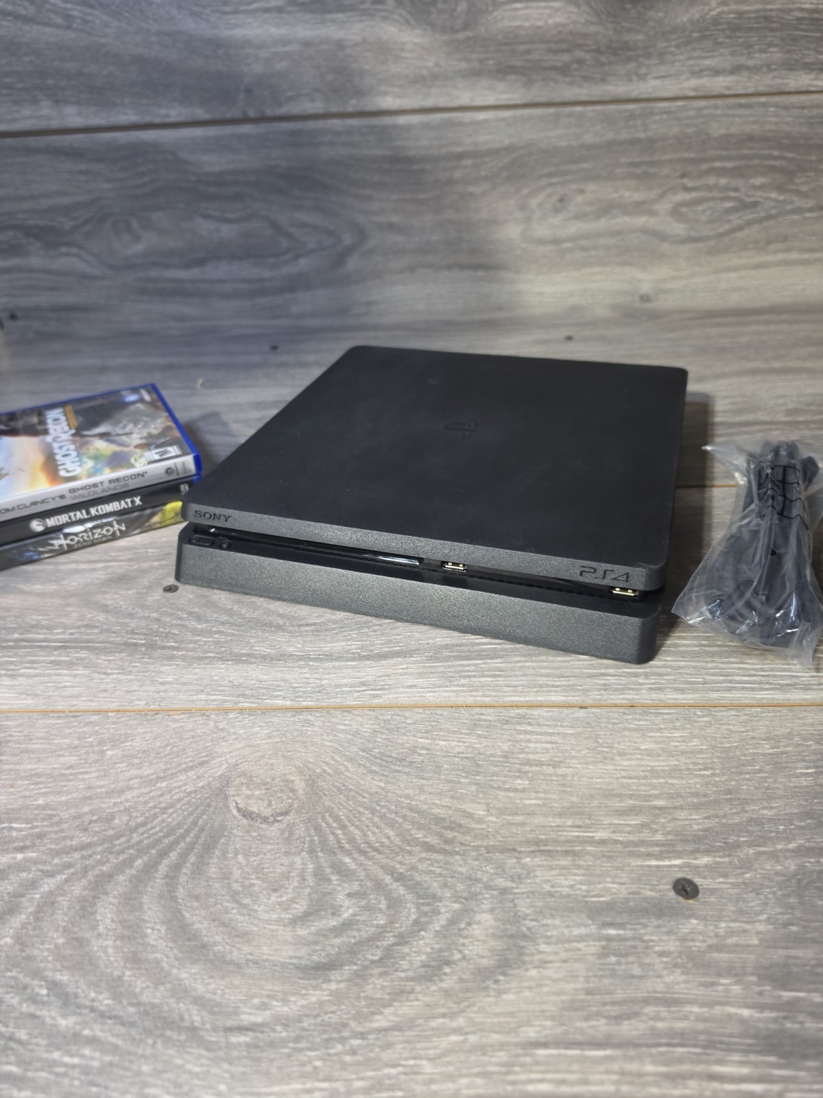 SONY PLAYSTATION 4 PS4 CUH-2215B 1 TB CONSOLE 3 GAME BUNDLE W CONTROLLER & CORD