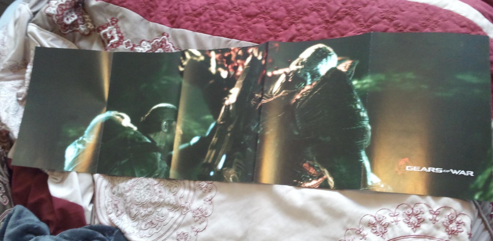Gears of War Poster Xbox 360 Microsoft Epic Games Marcus Fenix Chainsaw Netflix