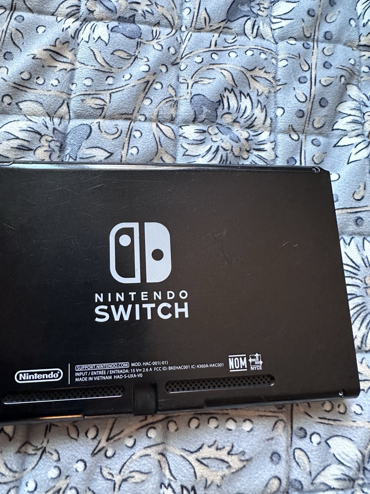 Nintendo Switch HAC-001 Black Handheld Console Wi-Fi Capability (read)