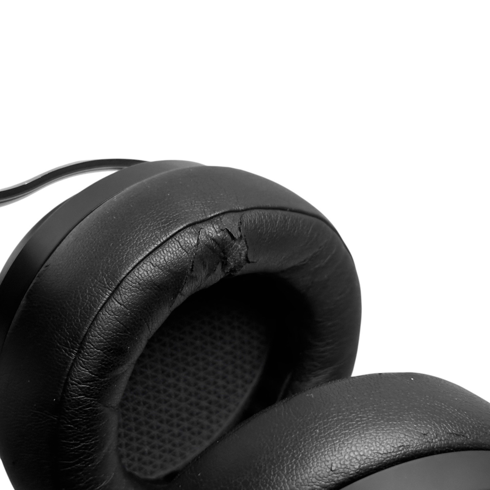 Corsair Virtuoso RGB Wireless Gaming Headset (HEADSET ONLY/READ)