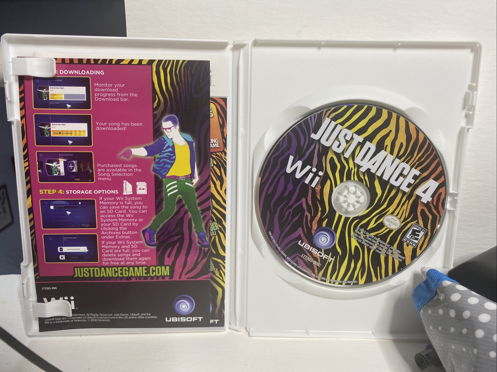 Just Dance 4 (Nintendo Wii, 2012) Complete with Manual