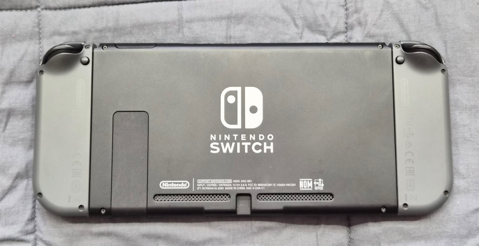 Nintendo Switch Gaming Console 32GB *Complete in Box* Adult Owned – HAC-001