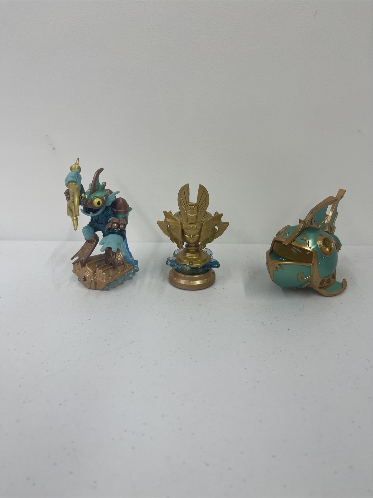 SKYLANDERS SUPERCHARGERS Deep Dive Gill Grunt, Reef Ripper & Trophy Bundle