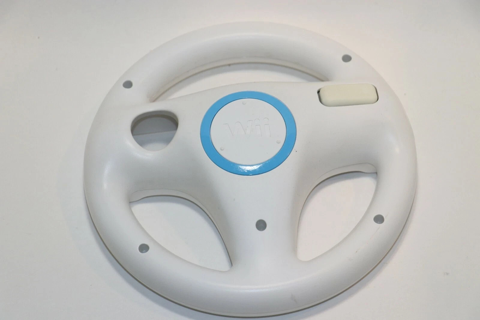 Genuine Nintendo Wii Steering Racing Wheel for Mario Kart OEM White RVL-024