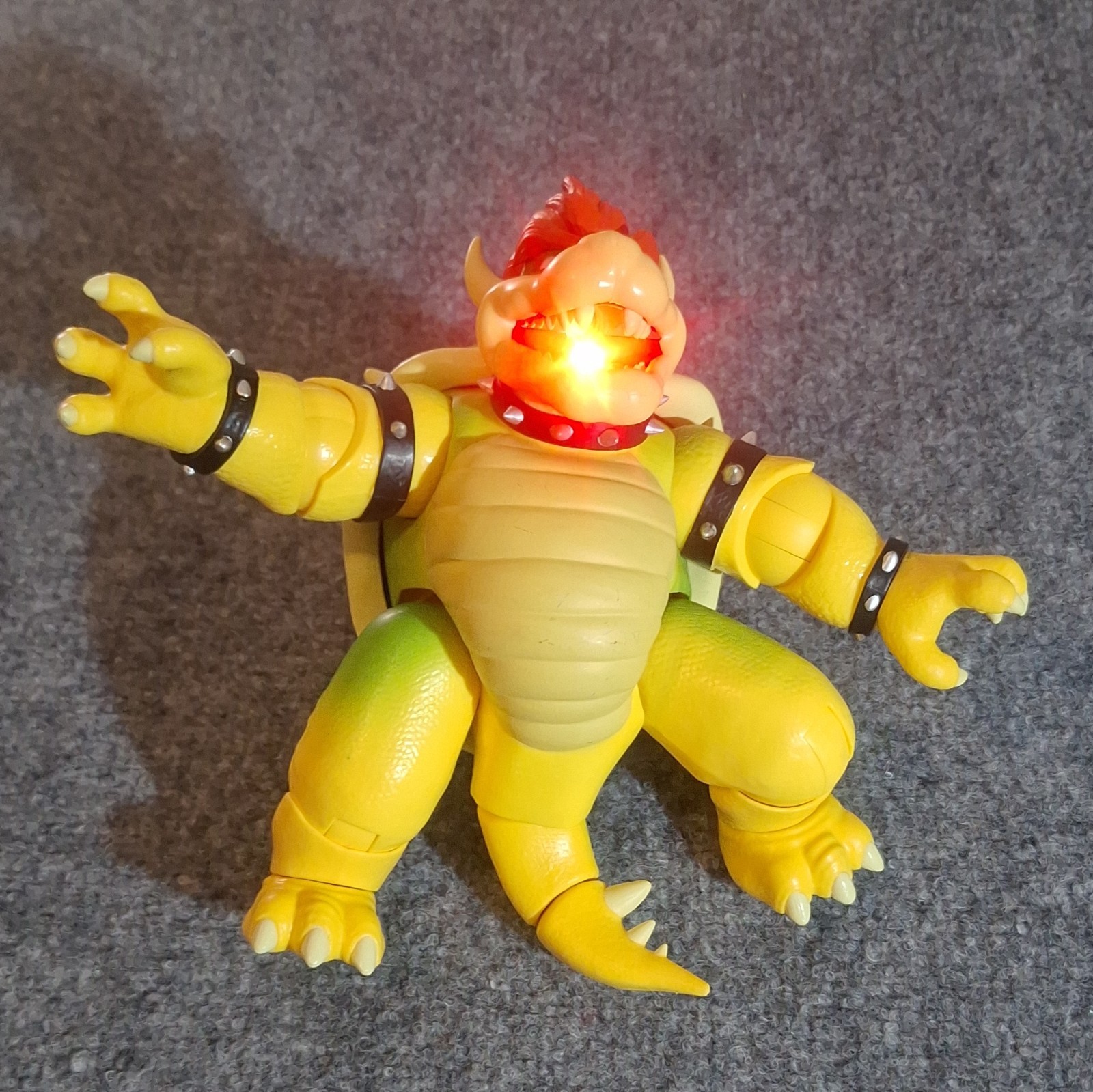 Bowser Super Mario Bros. Light-Up Mouth Poseable Action Figure Bowser 8.5 inch