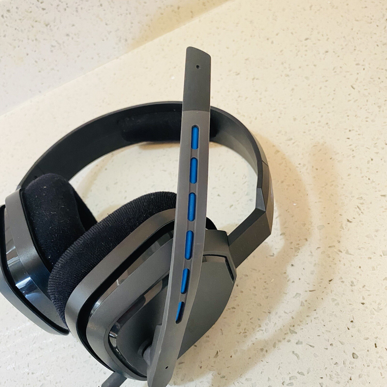 Logitech Astro A10 Wired Stereo Gaming Headset – Blue/black – For PS4