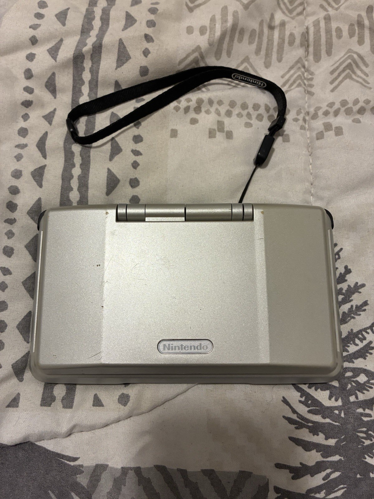 Nintendo DS Silver Handheld System – Fair Condition! – TESTED AND WORKING (6A)