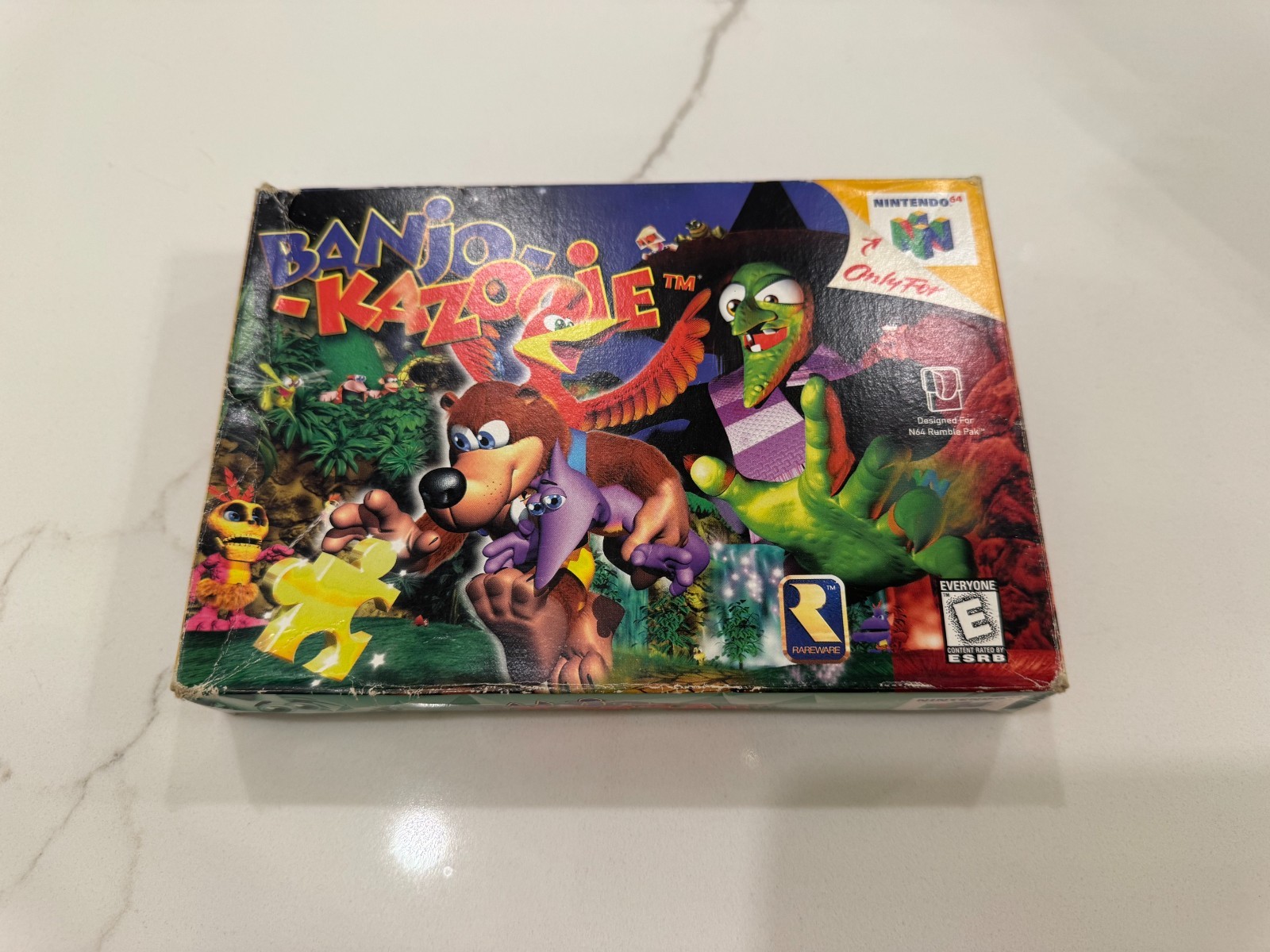 Banjo Kazooie Complete in box – great condition with protective covers