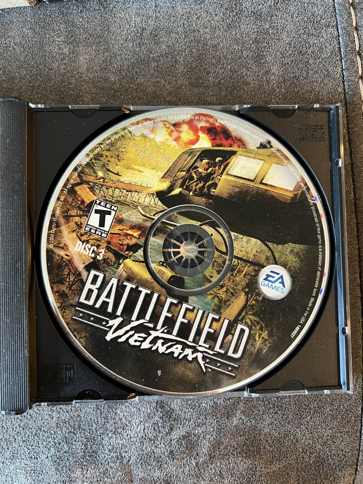 Battlefield Vietnam PC Game (3-Disc CD-ROM, 2004) Complete In Box CIB