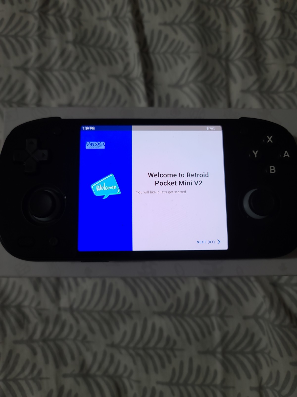 Retroid Pocket Mini V2 Handheld Retro Game Device Plus 256 microsd Excellent