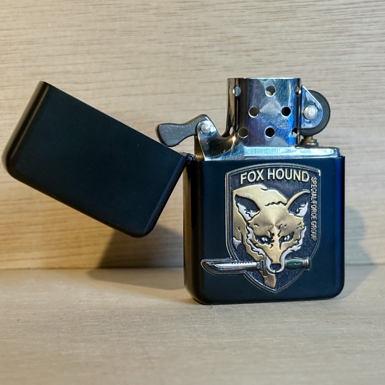 Metal Gear Solid ‘Fox Hound’ Lighter & Solid Snake Tin | UV Printed