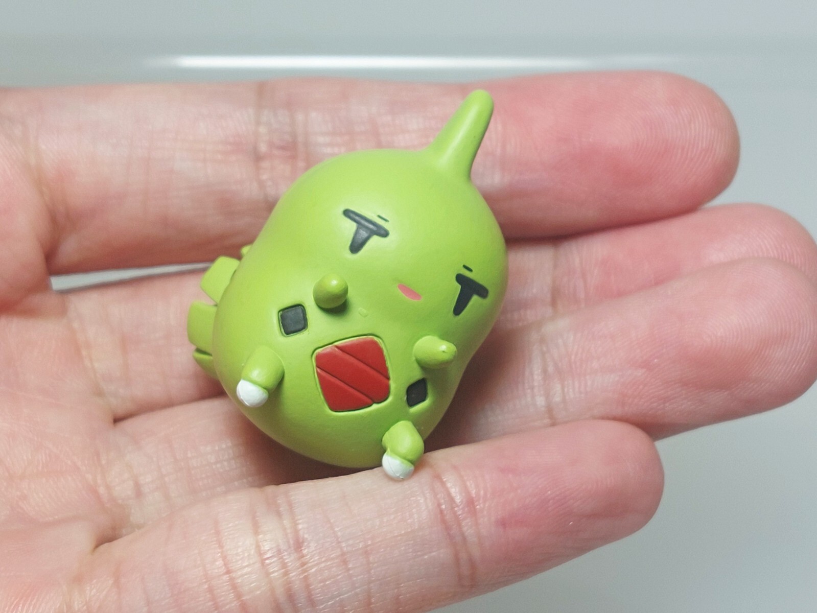 Pokemon Center Japan 2020 Figure Oyasumi Chuu Larvitar Yogiras G05 0.9in
