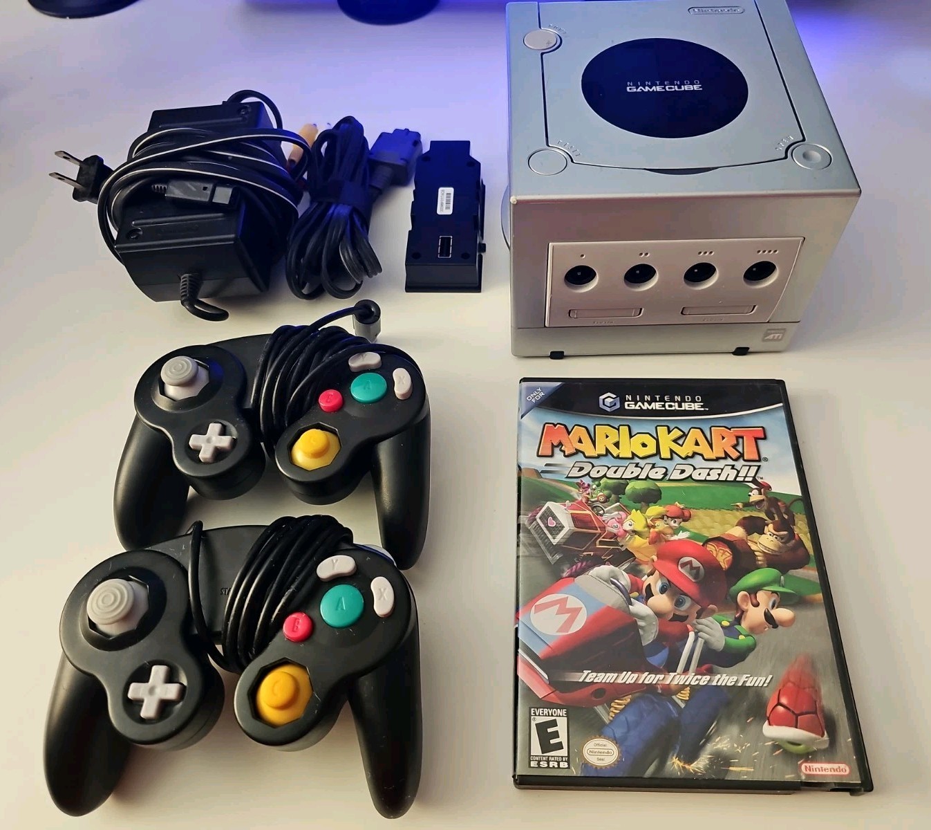 Nintendo GameCube Console Bundle (Silver) + MarioKartDD + GCBA