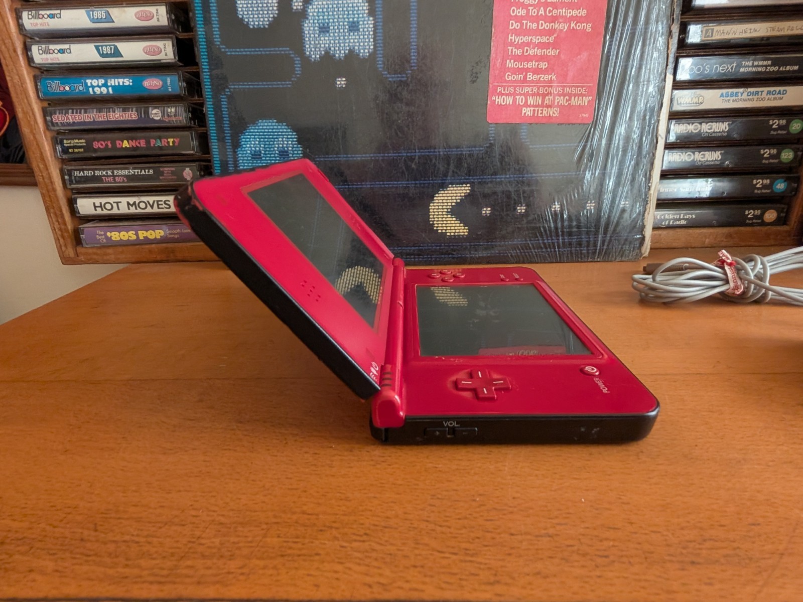 Nintendo DSi XL Super Mario Bros 25th Anniversary Edition Red