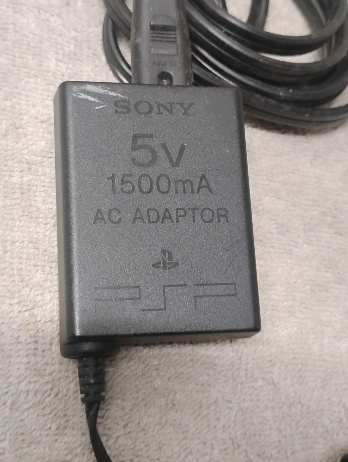 BLACK Sony PSP 1000 System w/ Charger & Memory Stick Duo *NO Battery