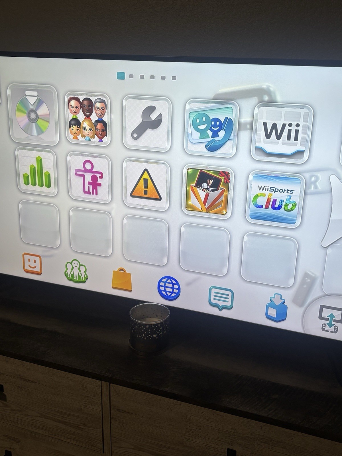 Nintendo Wii U WUP-001 8GB White Console, Cables, and Motion Sensor- Tested!
