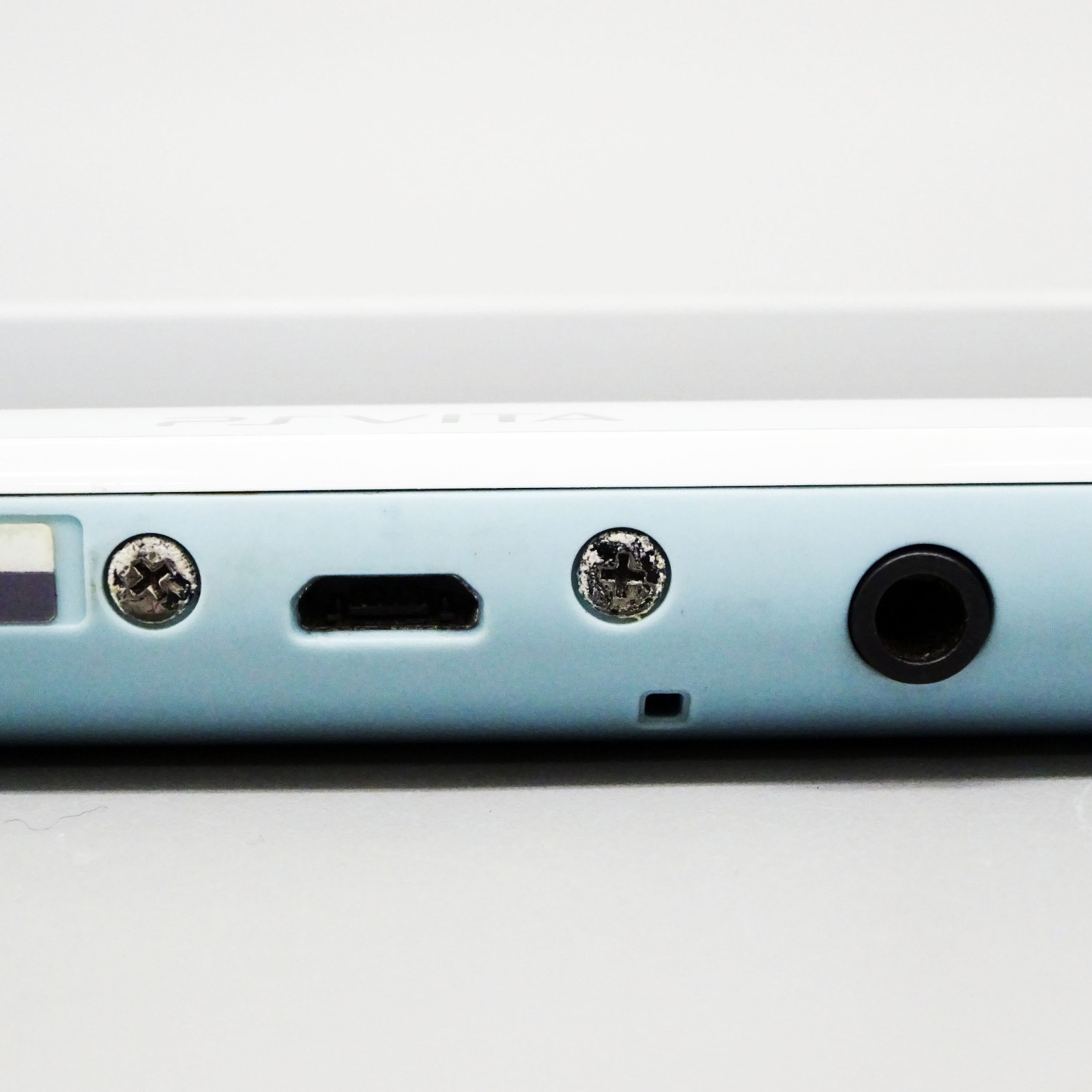 Sony Playstation PS Vita Light Blue White PCH-2000 ZA14 Console only PSV Slim