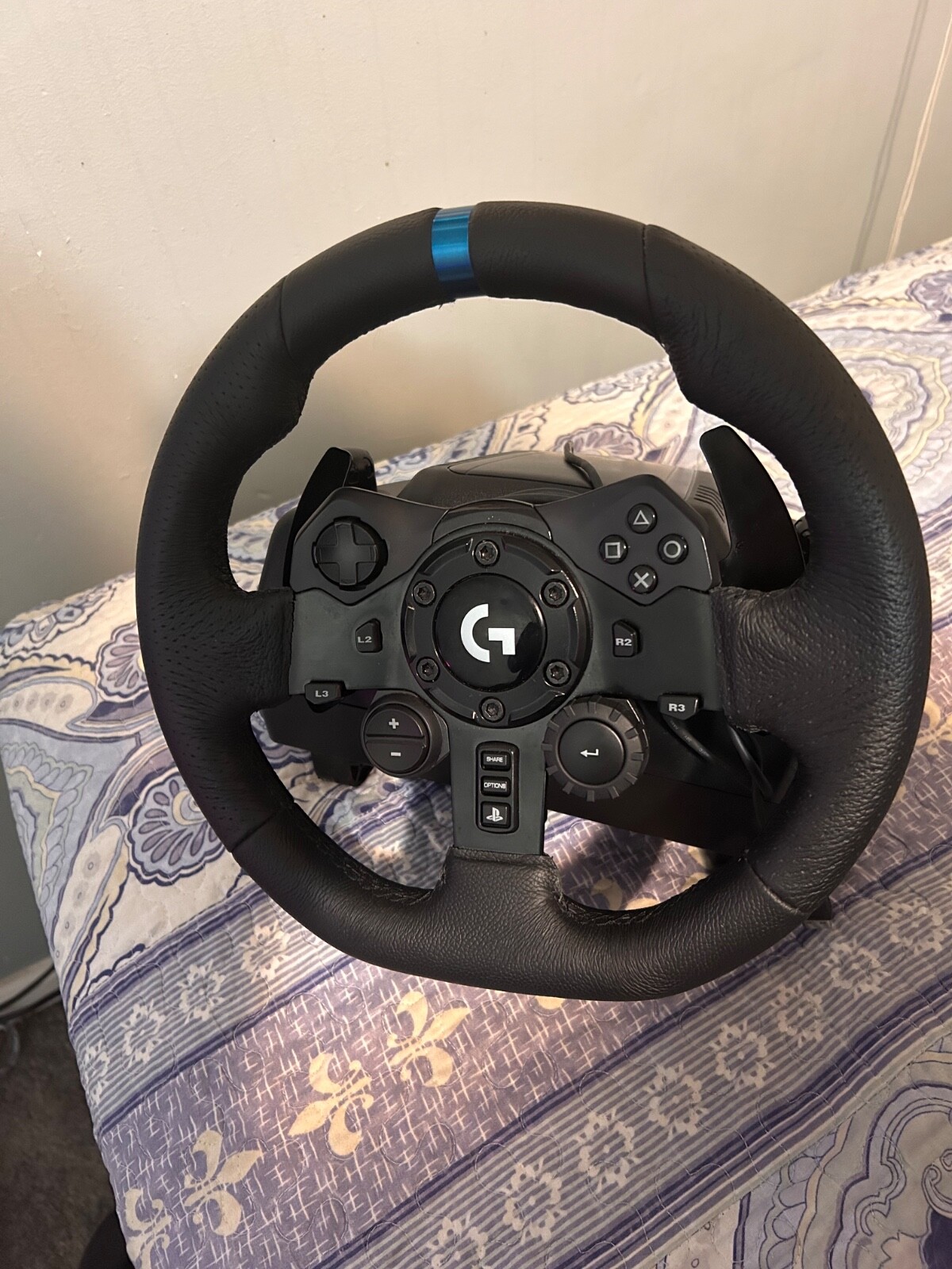 Logitech G923 Racing Wheel and Pedals, TRUEFORCE PS5, PS4, PC, Mac – 941-000147