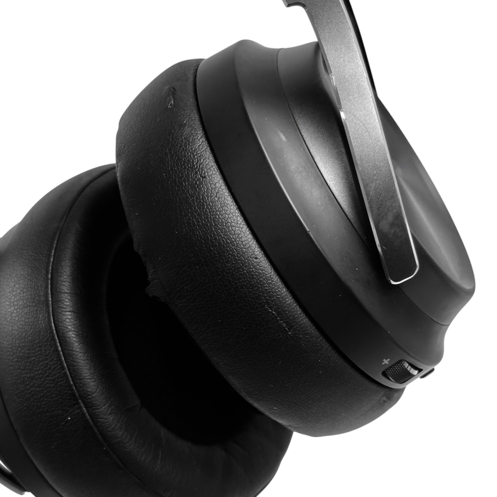 Corsair Virtuoso RGB Wireless Gaming Headset (HEADSET ONLY/READ)
