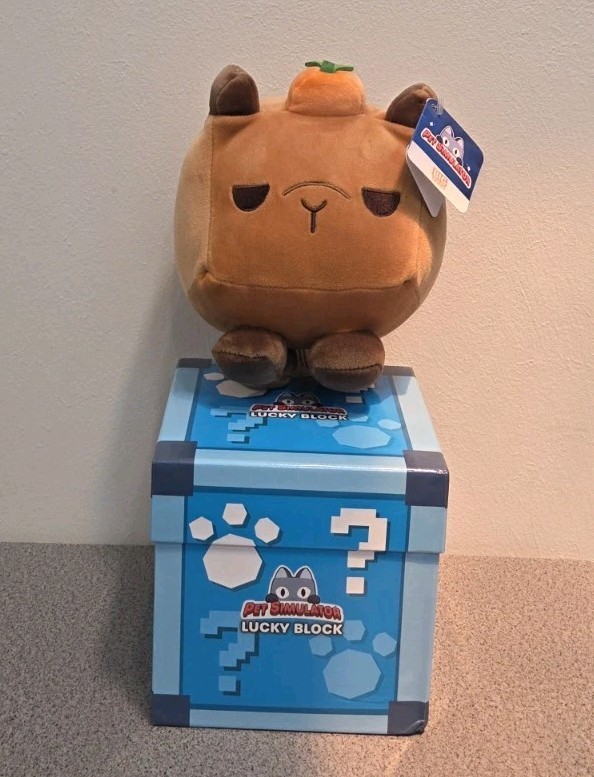 Pet Sim Simulator Huge Capybara Pllushie with Box Big Games