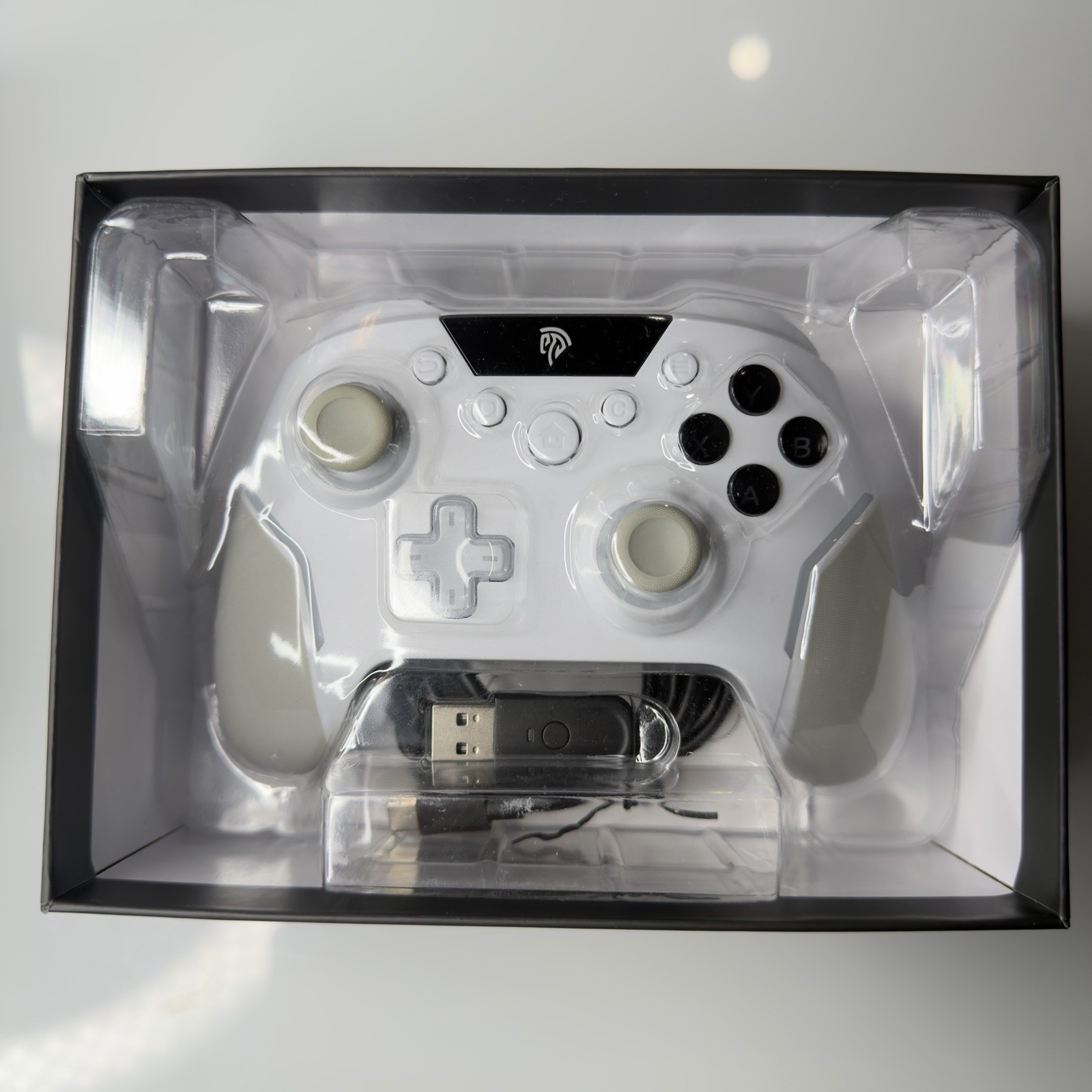 EasySMX X20 Multiplatform White Gaming Controller (Trigger Lock + Hall Effect)