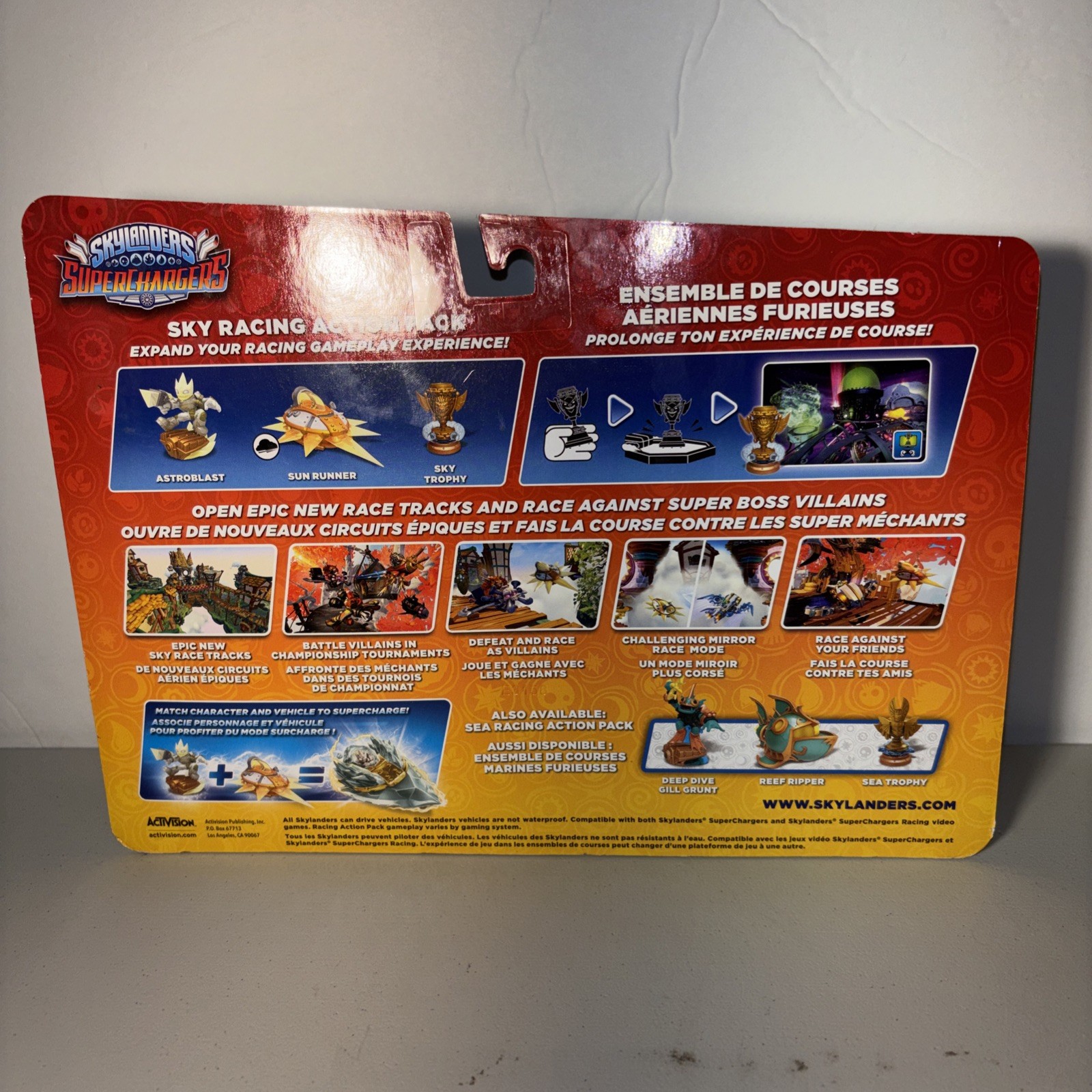Skylanders Superchargers Sky Racing Action Pack Astroblast Sun Runner Trophy NIB