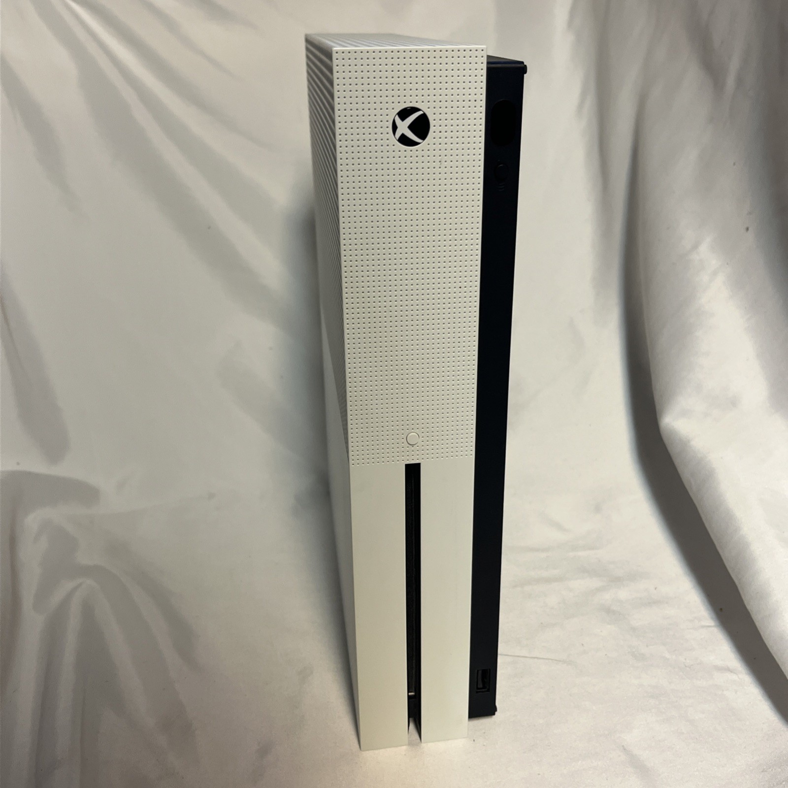 MICROSOFT XBOX ONE S – CONSOLE – 500GB – 1681 Cleaned & VG Cond w Games