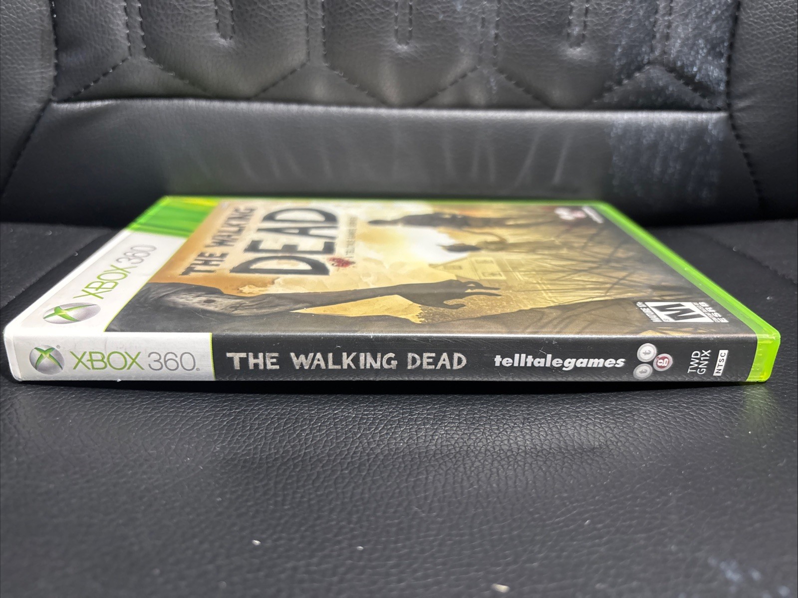 The Walking Dead: A Telltale Games Series (Microsoft Xbox 360, 2012)