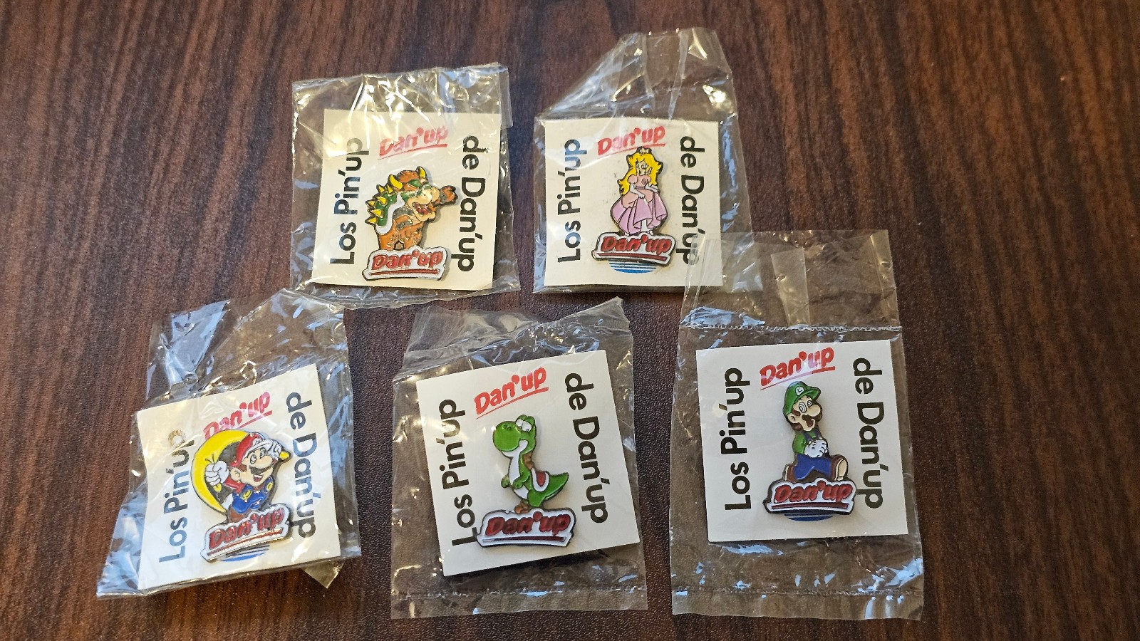 1992 licensed Nintendo Super Mario Bros pin set Danone Peach Bowser Luigi Yoshi
