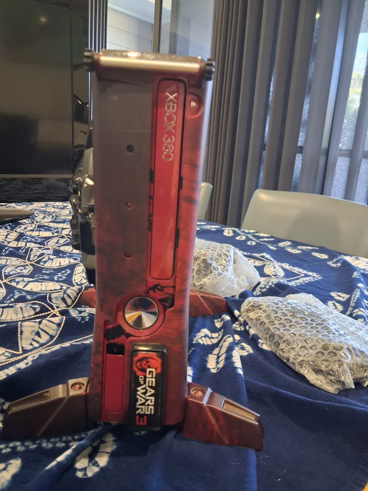 gears of war xbox 360 console+MINT CONDITION+ STAND + 117 GAMES + 2 CONTROLLERS