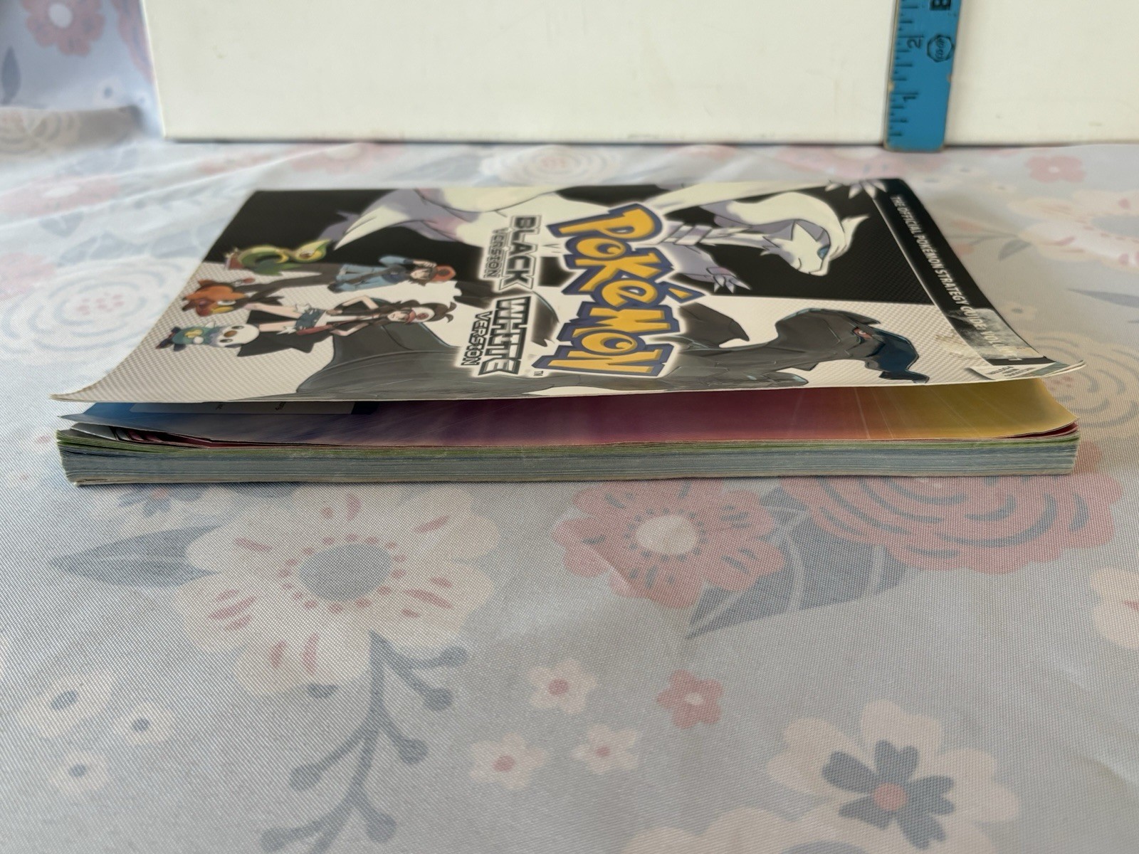 Pokemon Black and White Official Strategy Guide: Volume 1 W/ Map Insert 2011