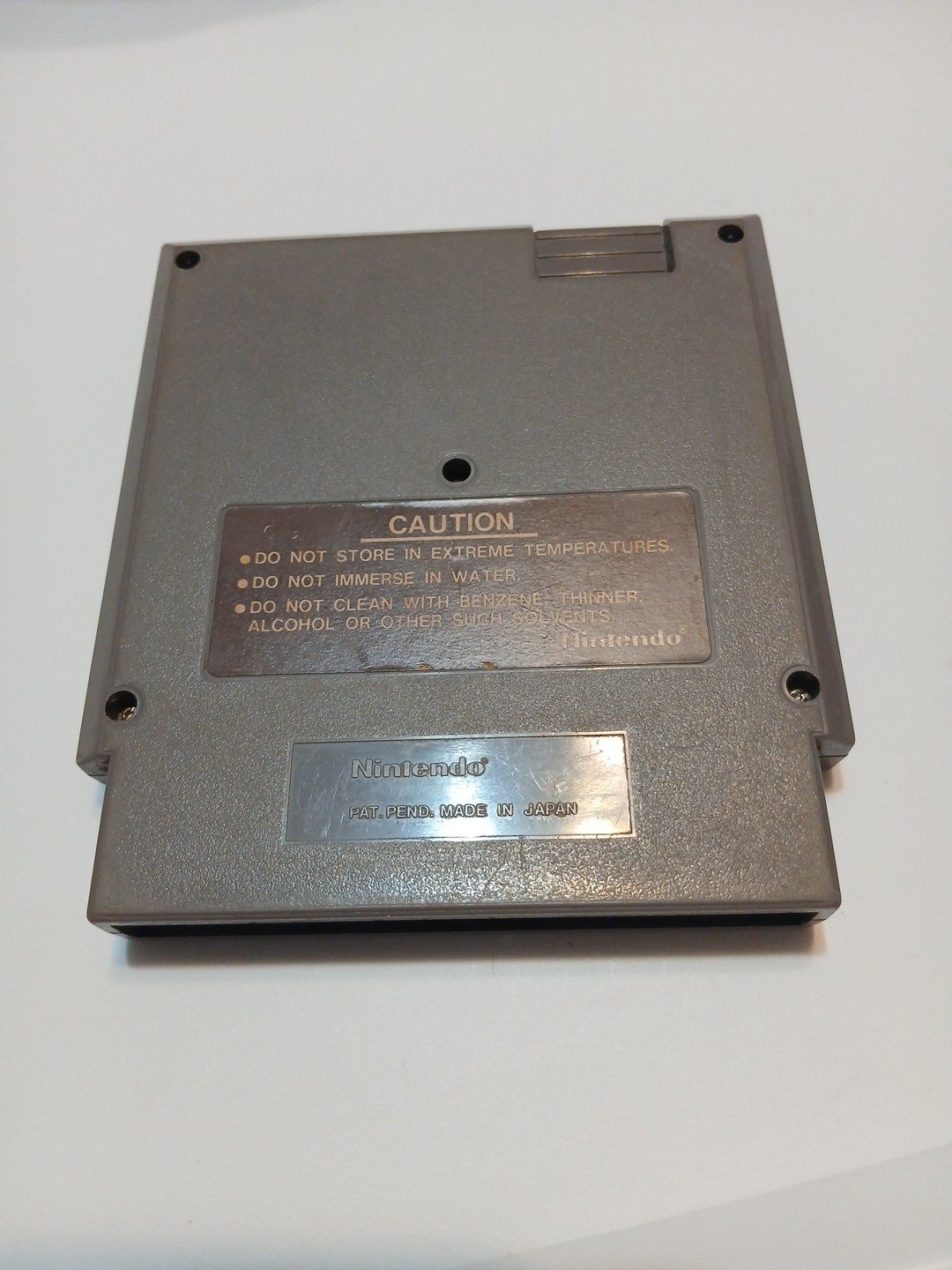 Super Mario Bros NES 5 Screw Version **Missing Middle Screw**