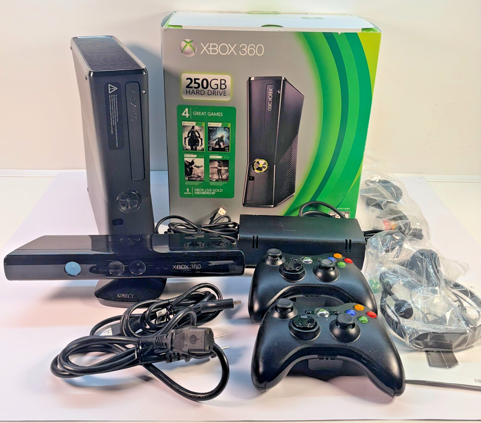 Microsoft Xbox 360 E 250GB Console Bundle Kinect Box Controller Tested Works
