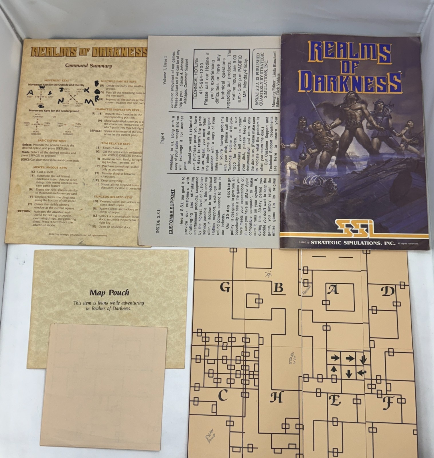 Realms of Darkness 1987 Apple II Complete CIB Game Floppy Disks Maps Untested