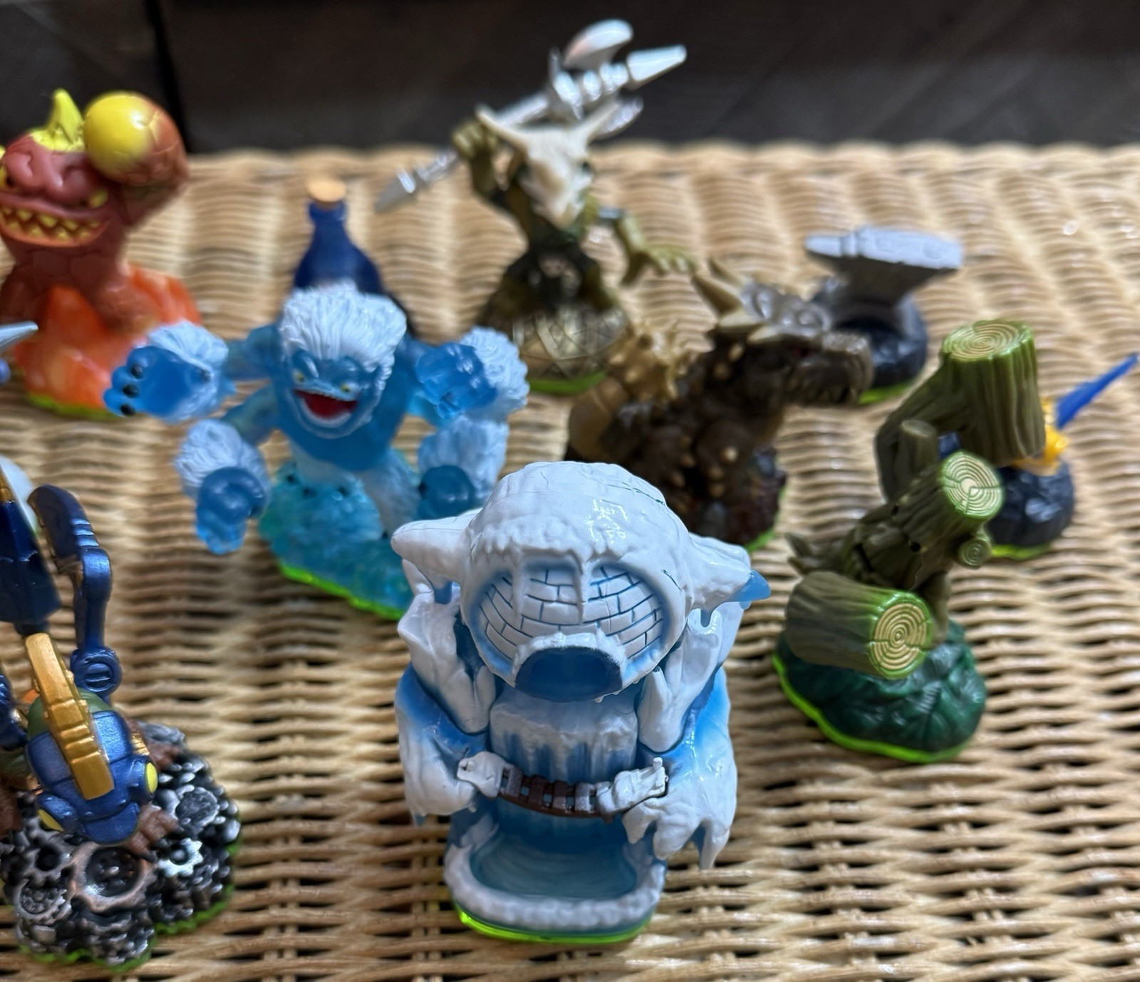 10 Skylanders Ice Anvil Rain Voodood Healing Eruptor Whirlwind Bash Bam Tree