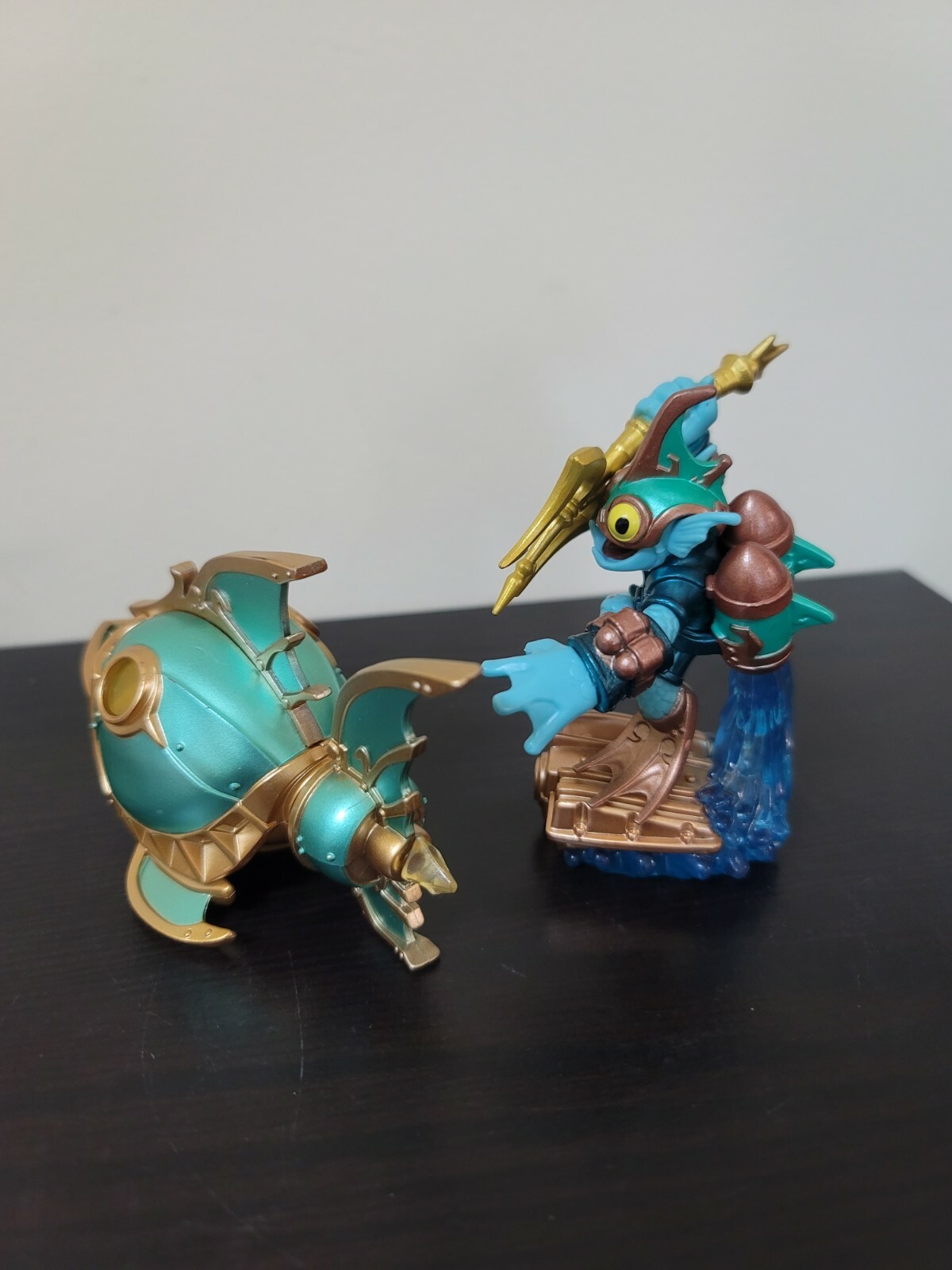 Skylanders SUPERCHARGERS Bundle: DEEP DIVE GILL GRUNT, REEF RIPPER, SEA TROPHY