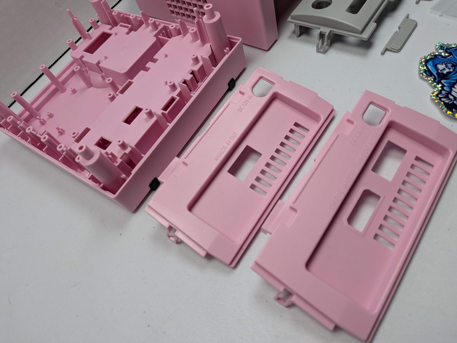 Nintendo GameCube Full Replacement Shell / Casing – Pink – DOL-001 and DOL-101