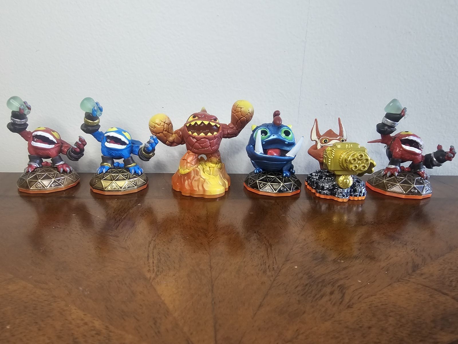 Skylanders Character Figure Lot Eruptor Gill Grunt Stealth Elf Spyro 2013