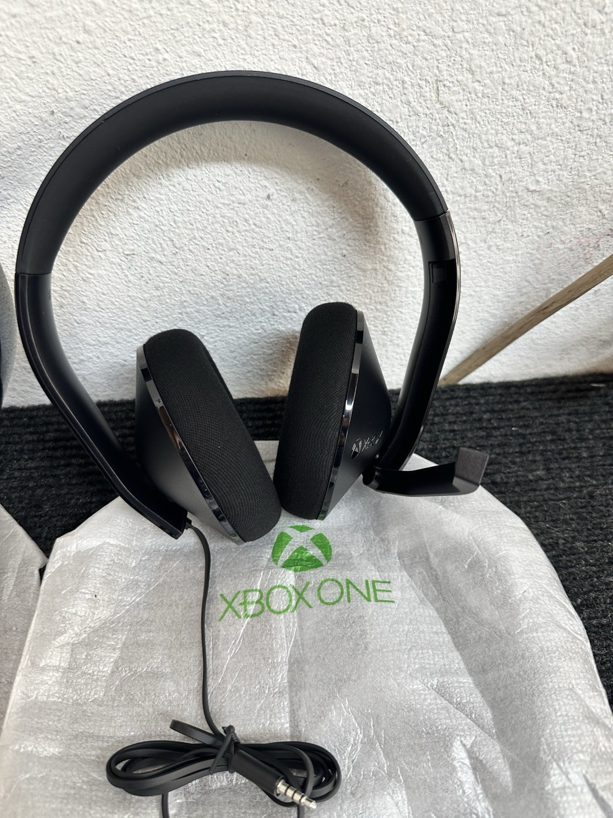 Lot Of 8 Microsoft Xbox One Stereo Headset Wired 3.5 mm Jack New No Box