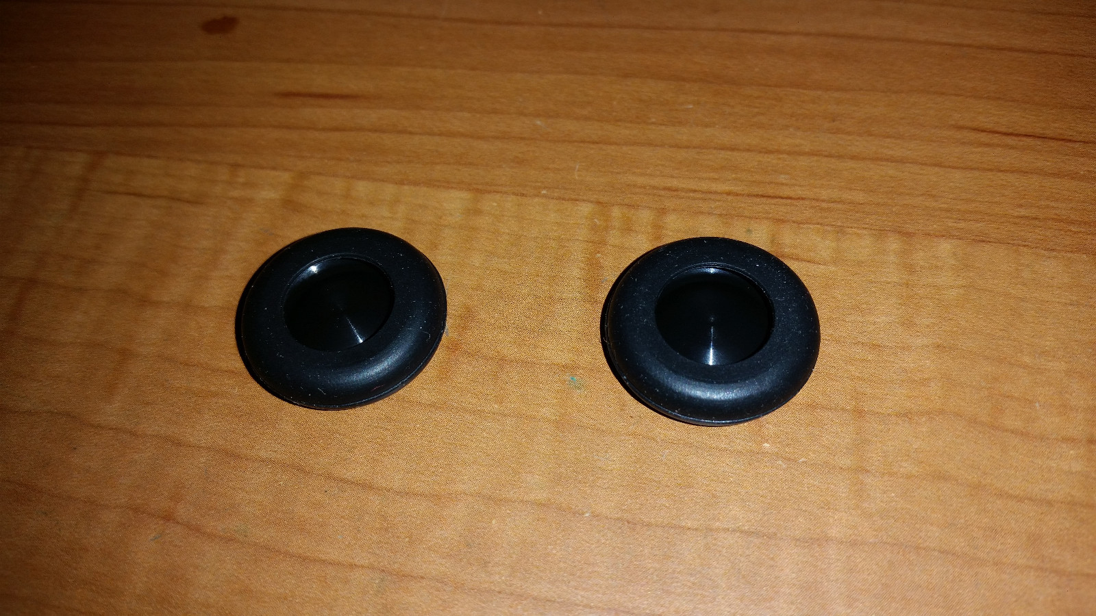 Sony PS4/PS5 PlayStation Silicone gel Rubber Thumb Grip Caps Lot of 4 grips