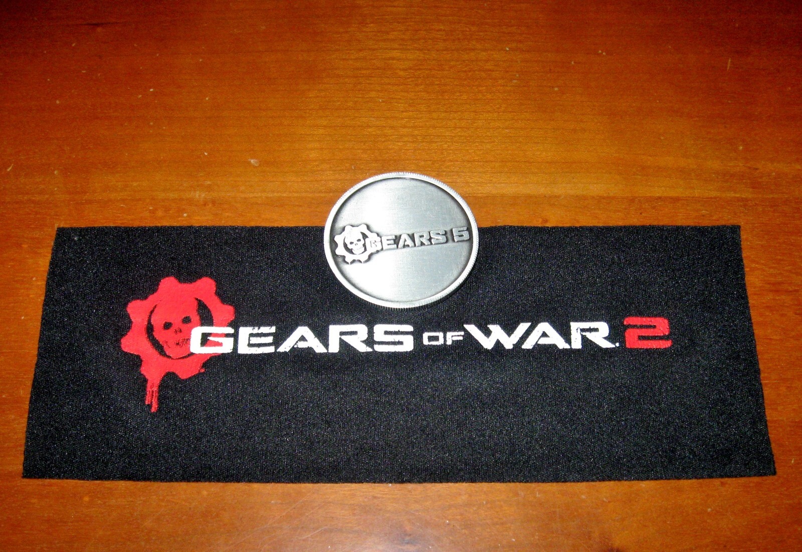 Gears of War 2 Fabric & Gears 5 Challenge Coin Hybrid Skeleton Scorpion Image