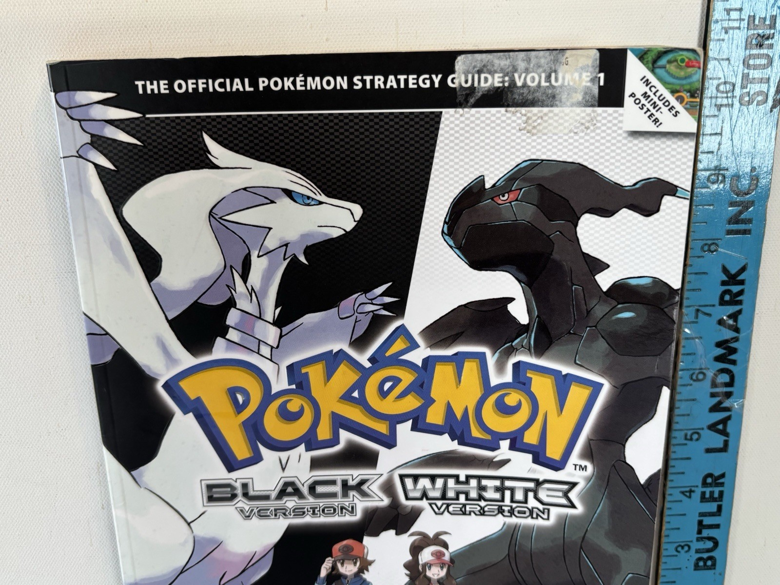 Pokemon Black and White Official Strategy Guide: Volume 1 W/ Map Insert 2011