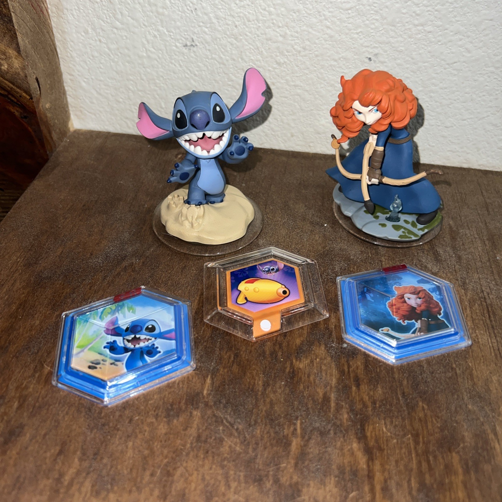 DISNEY INFINITY 2.0 FIGURES MERIDA, STITCH AND 3 POWER DISCS
