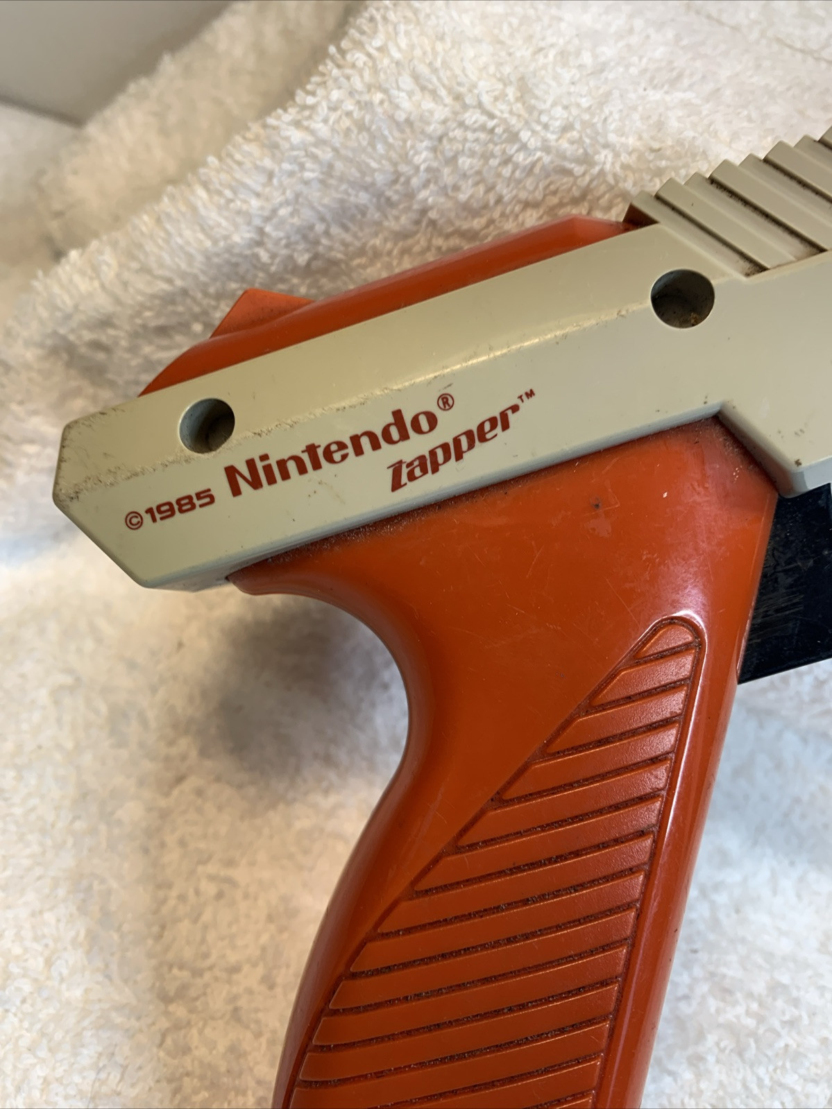 Original 1985 Orange Nintendo NES Zapper Gun NES-005 Authentic Untested