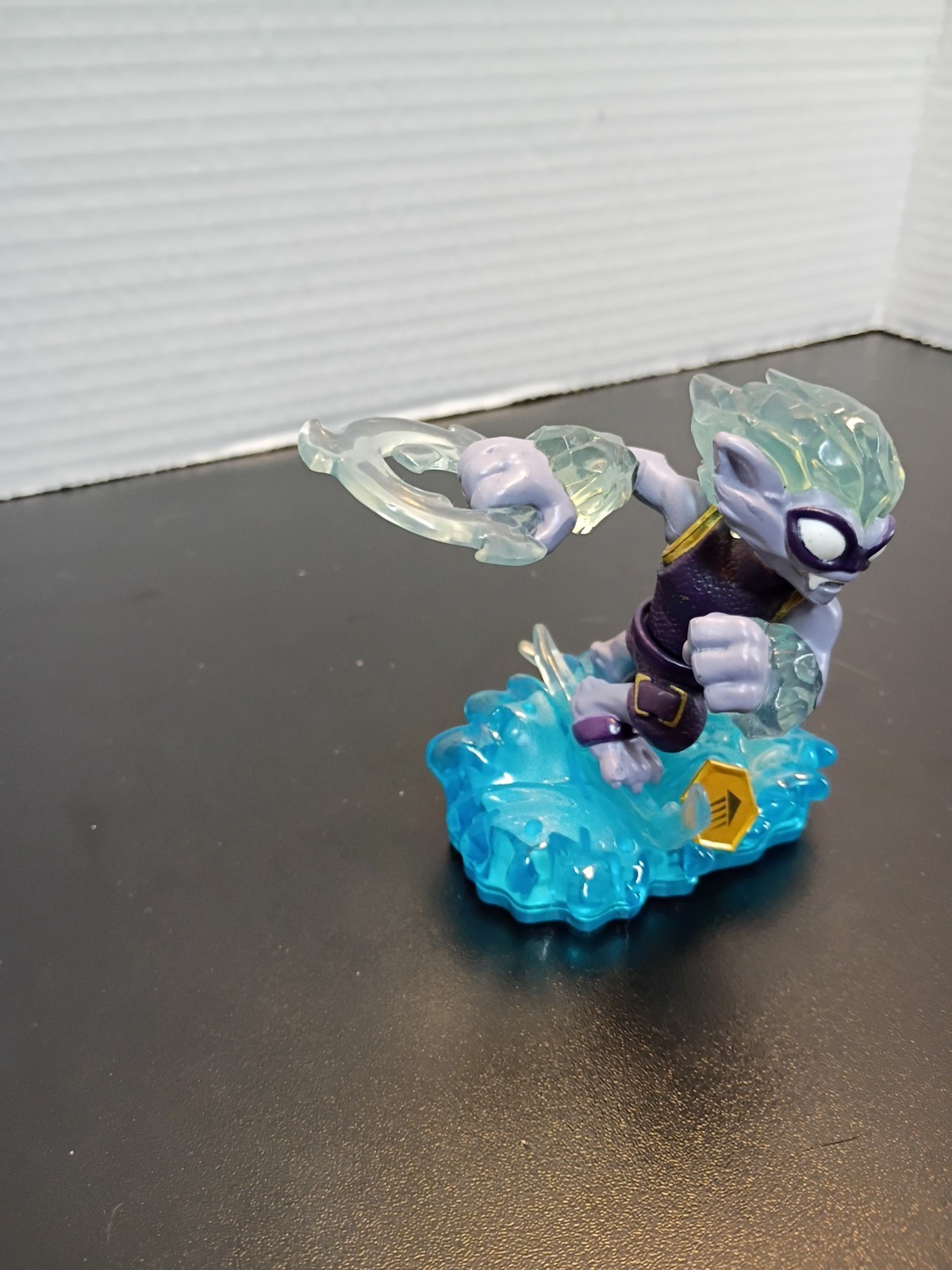 Skylanders Swap Force Figure Freeze Blade Water Element Swappable