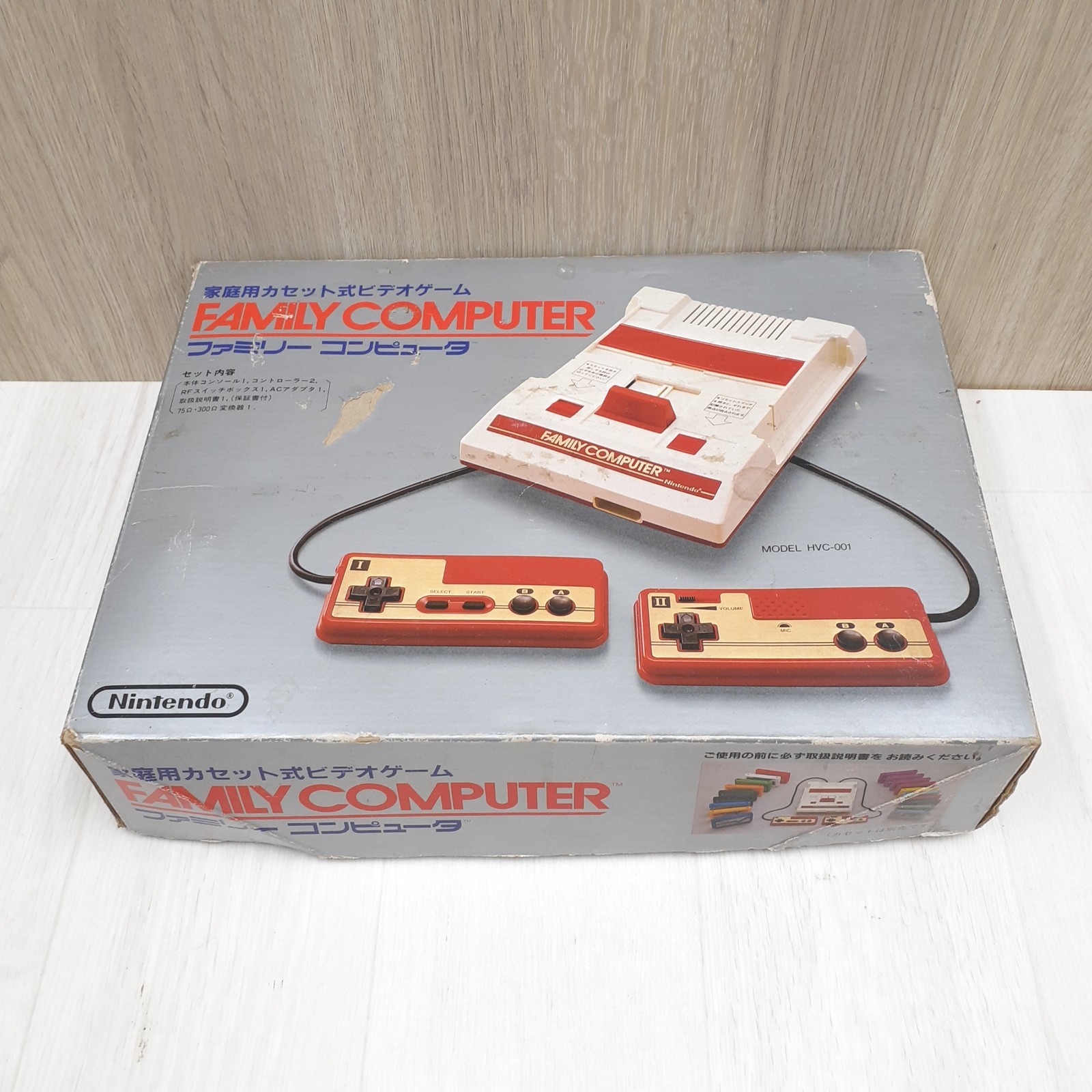 Nintendo Family Computer Famicom Console in Box with 12 Games Bundle CIB Japan
